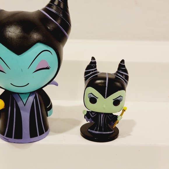 Funko Disney Sleeping Beauty Maleficent Figure Set - Picture 3 of 9